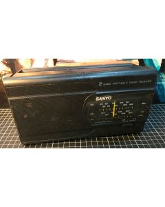 Sanyo 2 Band Portable Radio Receiver RP-6168
