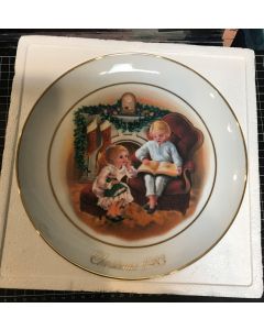 Vintage Avon 1983 Enjoying The Night Before Christmas Porcelain Decorative Plate