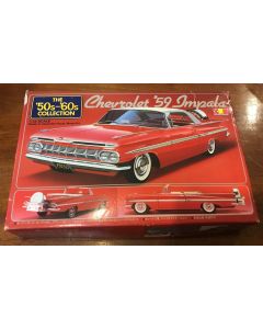 Vintage Gunze Sangyo Chevrolet '59 Impala Red 1:32 Scale Plastic Model Kit